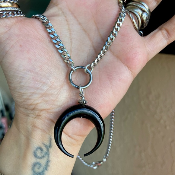 Black carved horn upside down moon lunula design Stainless steel choker necklace - Picture 9 of 14